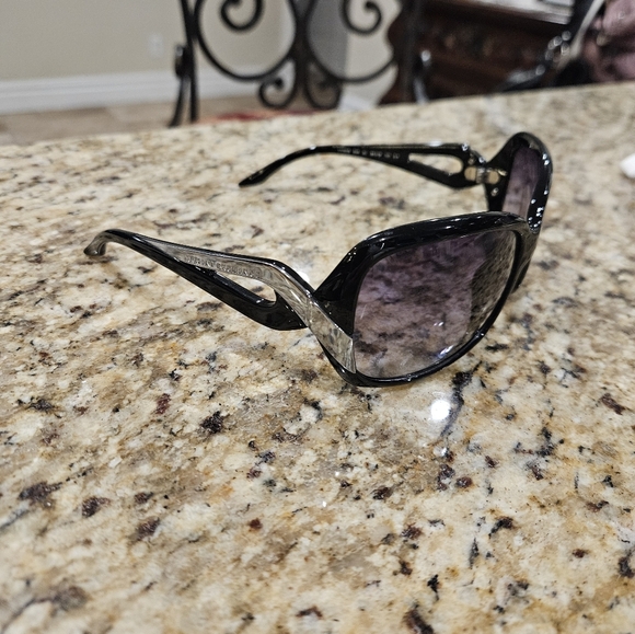 ARMANI EXCHANGE Stylish Black Sunglasses - Picture 2 of 14